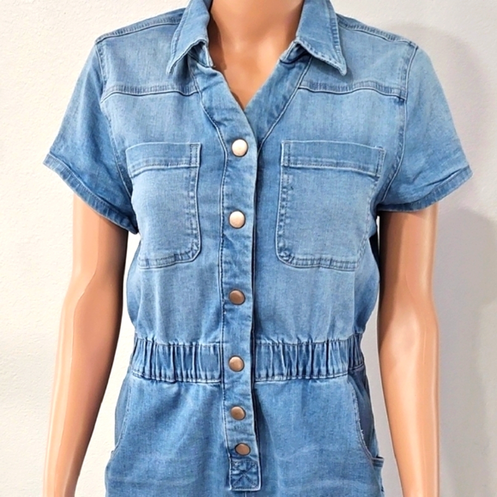 Celebrity Pink Light Blue Denim Button Front Romper Small